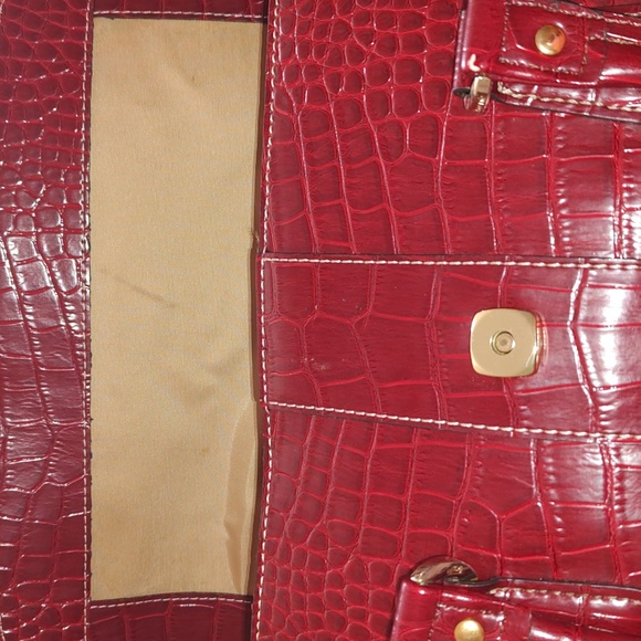 Liz Claiborne Burgundy Faux Croc Purse - Picture 3 of 6